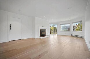 120 Seminary Dr in Mill Valley, CA - Building Photo