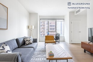 225 S Grand Ave in Los Angeles, CA - Building Photo