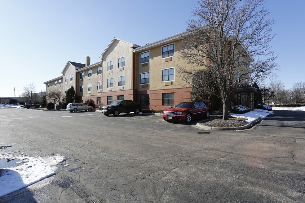 Cano Apartments | Darien, IL Apartments For Rent