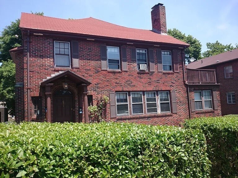 651 Washington St in Boston, MA - Building Photo