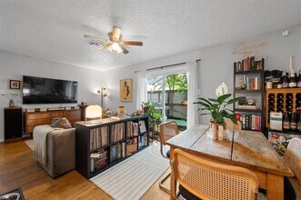 5000 West Gate Blvd in Austin, TX - Building Photo - Building Photo