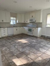 35 Auborn Ave in Shirley, NY - Building Photo - Building Photo