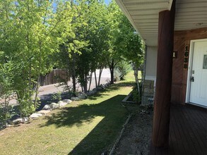 1638 Fort Union Blvd in Cottonwood Heights, UT - Building Photo - Building Photo