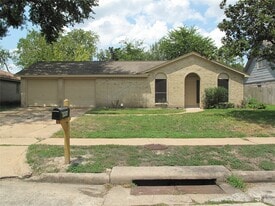6906 Sandy Knolls Dr in Spring, TX - Building Photo