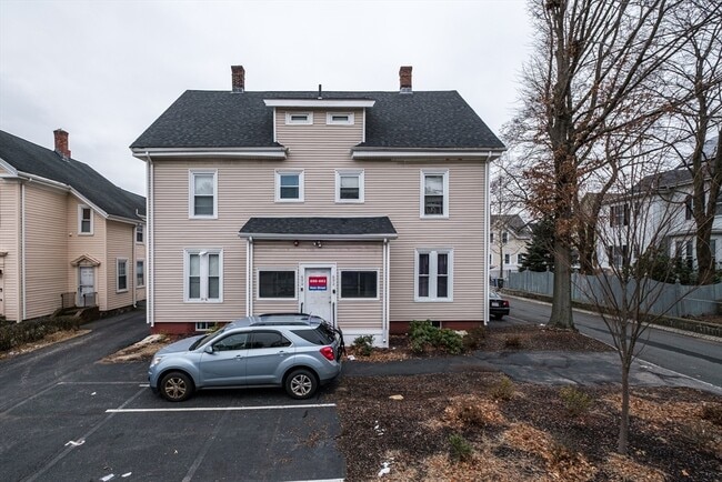 686 Main St, Unit #2