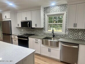 611 E L Ives Dr in Aberdeen, NC - Building Photo - Building Photo