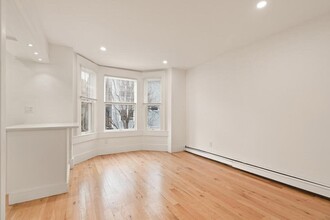 464 E 3rd St, Unit 2 in Boston, MA - Building Photo - Building Photo