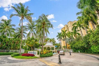3340 NE 190th St in Miami, FL - Building Photo - Building Photo