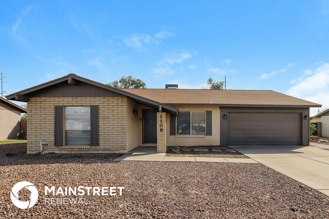 1109 W Renee Dr in Phoenix, AZ - Building Photo