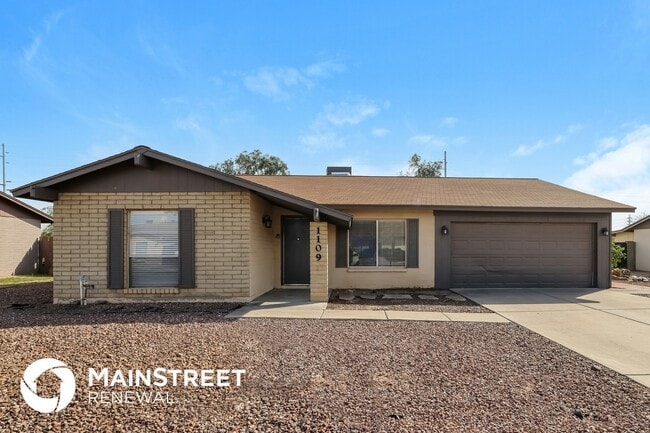 1109 W Renee Dr