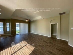 37023 Highland Bluff Cir in Dade City, FL - Building Photo - Building Photo