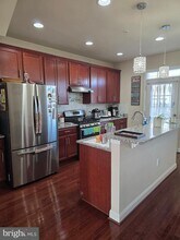 11875 Snowden Farm Pkwy in Clarksburg, MD - Building Photo - Building Photo