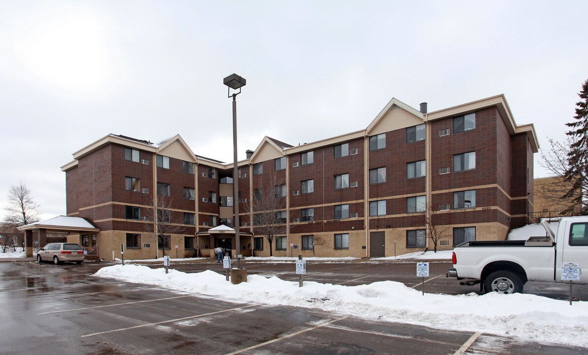 Lilac Parkway Apartments in Minneapolis, MN - Building Photo