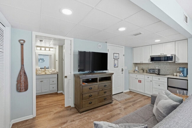 10517 Front Beach Rd, Unit SI FL8-ID1354971P