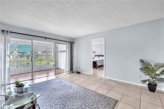 5980 NW 64th Ave, Unit 311 in Fort Lauderdale, FL - Building Photo - Building Photo