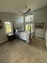 142 Delft Dr in Pella, IA - Building Photo - Building Photo
