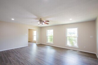 10404 Doering Ln in Austin, TX - Building Photo - Building Photo
