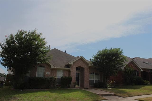 1813 Arbor Creek Dr in Garland, TX - Building Photo - Building Photo