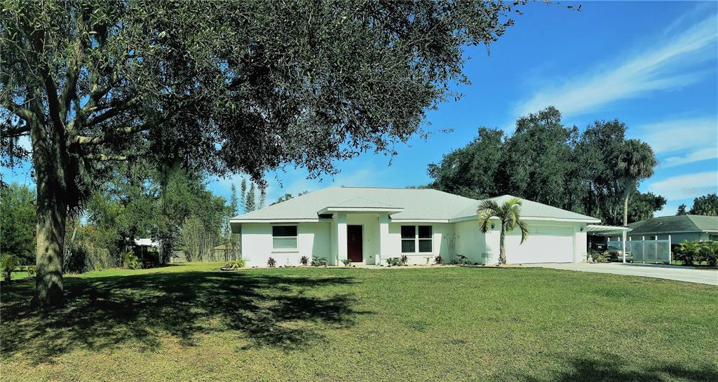 705 Matland St in Nokomis, FL - Building Photo