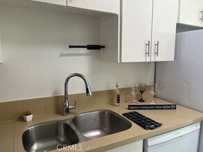 44220 San Pablo Ave-Unit -1 in Palm Desert, CA - Foto de edificio - Building Photo