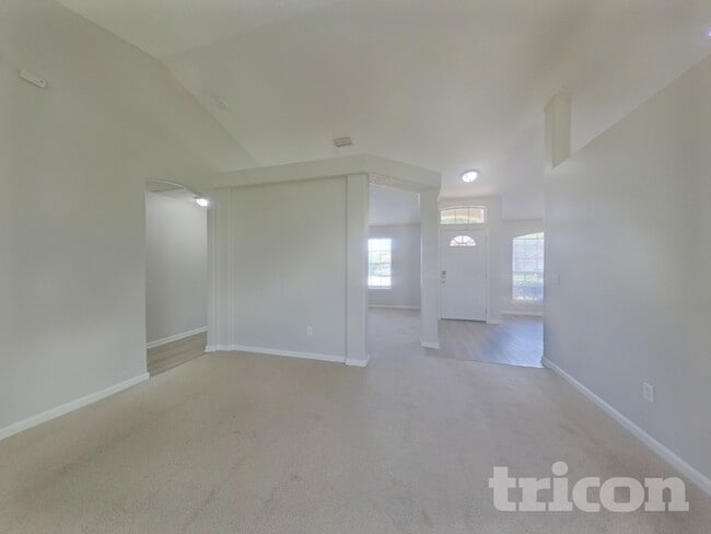 6896 Kettle Creek Dr in Jacksonville, FL - Foto de edificio - Building Photo