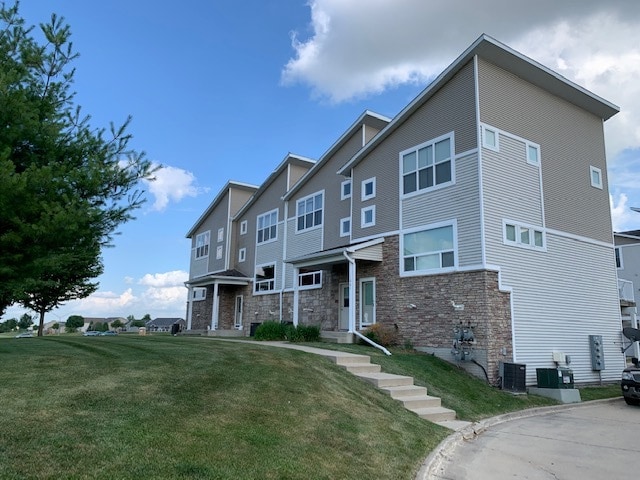 301 SE 11th St, Unit 805 in Grimes, IA - Building Photo