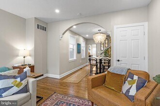 239 E Thompson St in Philadelphia, PA - Building Photo - Building Photo