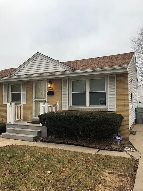 property at 5746 N 72nd St