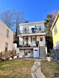 251 Crescent Pl in Yonkers, NY - Building Photo - Building Photo