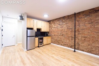 189 W 10th St, Unit 2B in New York, NY - Building Photo - Building Photo