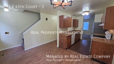 925 E 45th Ct in Anchorage, AK - Building Photo - Building Photo