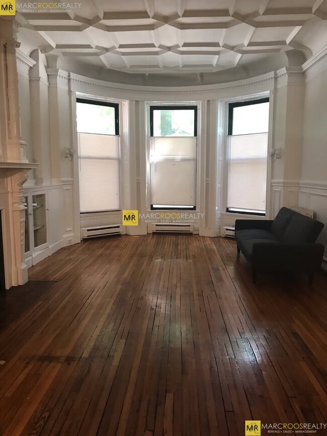 466 Commonwealth Ave, Unit #1 in Boston, MA - Building Photo - Building Photo