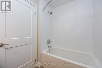 15 Lynch St in Brampton, ON - Building Photo - Building Photo