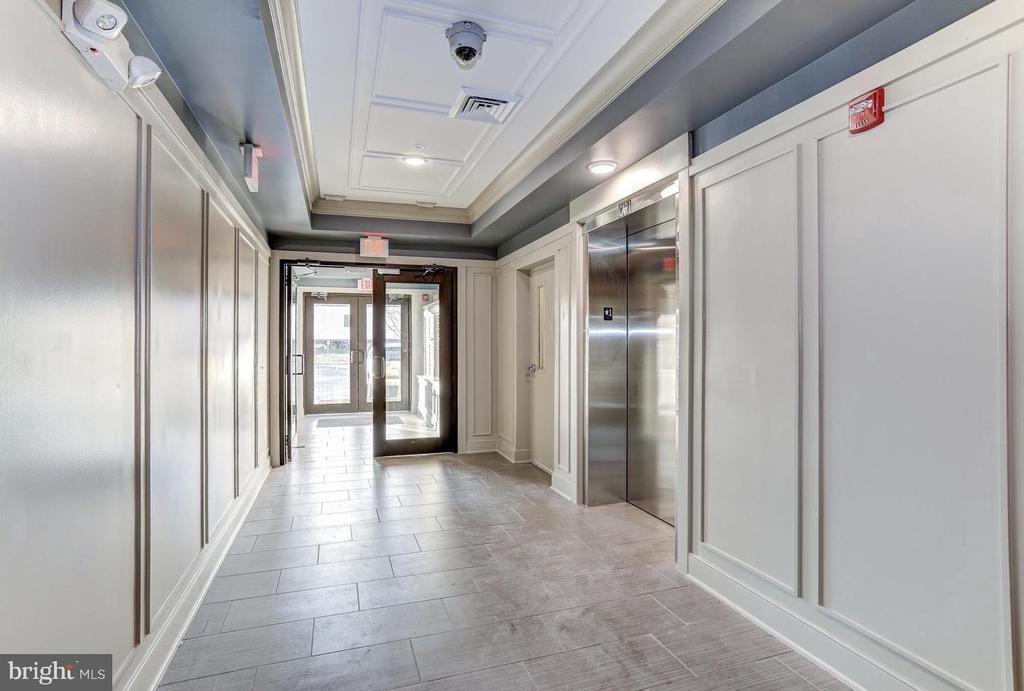 2905 Bleeker St, Unit 205 in Fairfax, VA - Building Photo