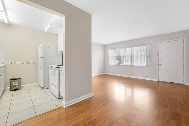 800 SW 131st Ave in Pembroke Pines, FL - Building Photo - Building Photo