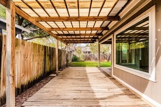 6018 Baton Rouge Dr in Austin, TX - Building Photo - Building Photo