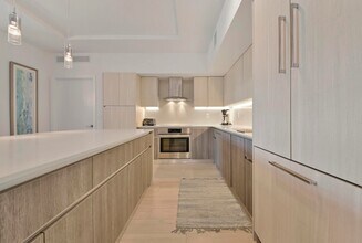 111 SE 1st Ave, Unit 214 in Delray Beach, FL - Foto de edificio - Building Photo