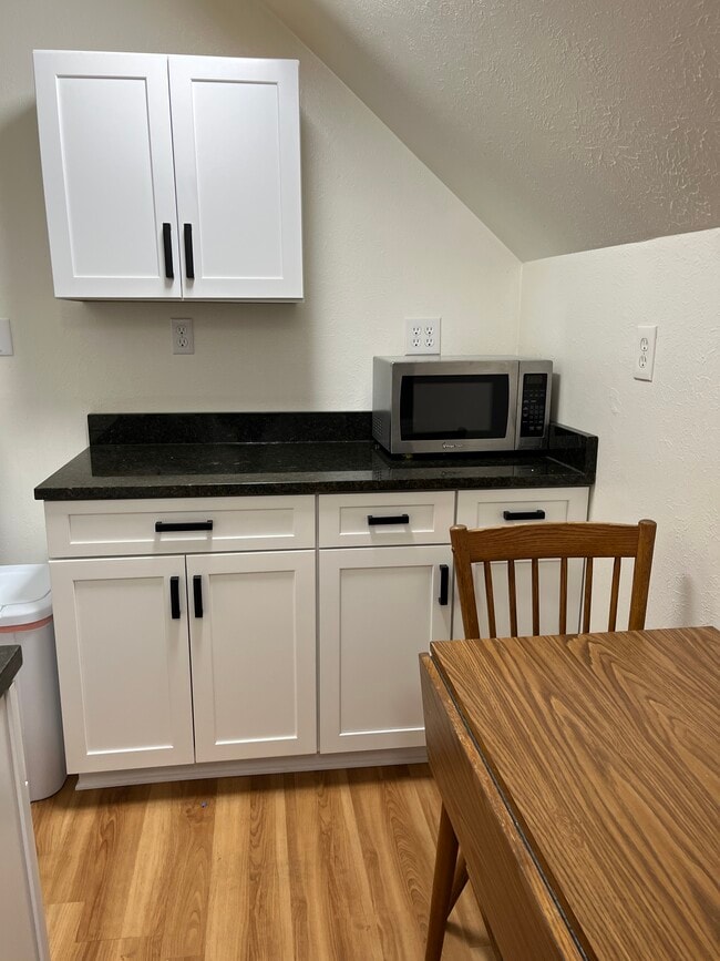 2479 E 124th St, Unit 3rd in Cleveland, OH - Building Photo - Building Photo