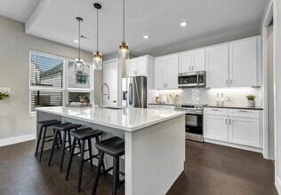103 N Dowling Rd in College Station, TX - Foto de edificio - Building Photo