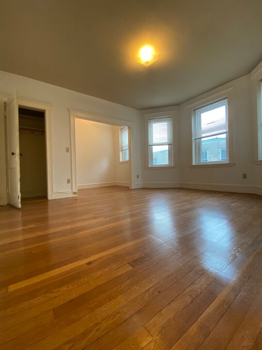 131 Park Dr, Unit 37 in Boston, MA - Foto de edificio