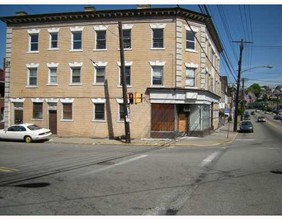 1150-1152 Brownsville Rd in Pittsburgh, PA - Foto de edificio - Building Photo