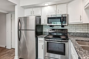 The Grove at Hickory Valley in Chattanooga, TN - Building Photo