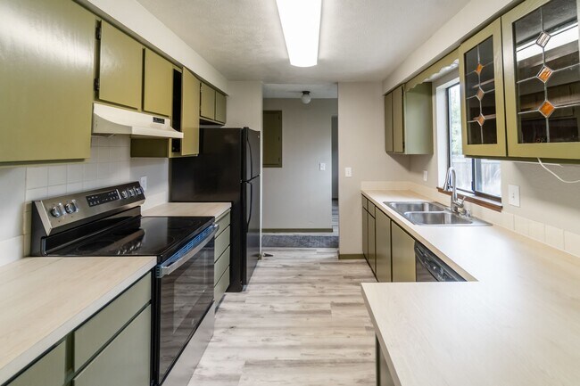 9415 N Howard St in Spokane, WA - Building Photo - Building Photo
