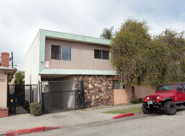 La Fontaine in Huntington Park, CA - Foto de edificio - Building Photo