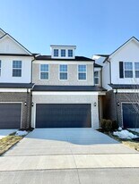 5586 E Spaniel Dr in Ann Arbor, MI - Building Photo