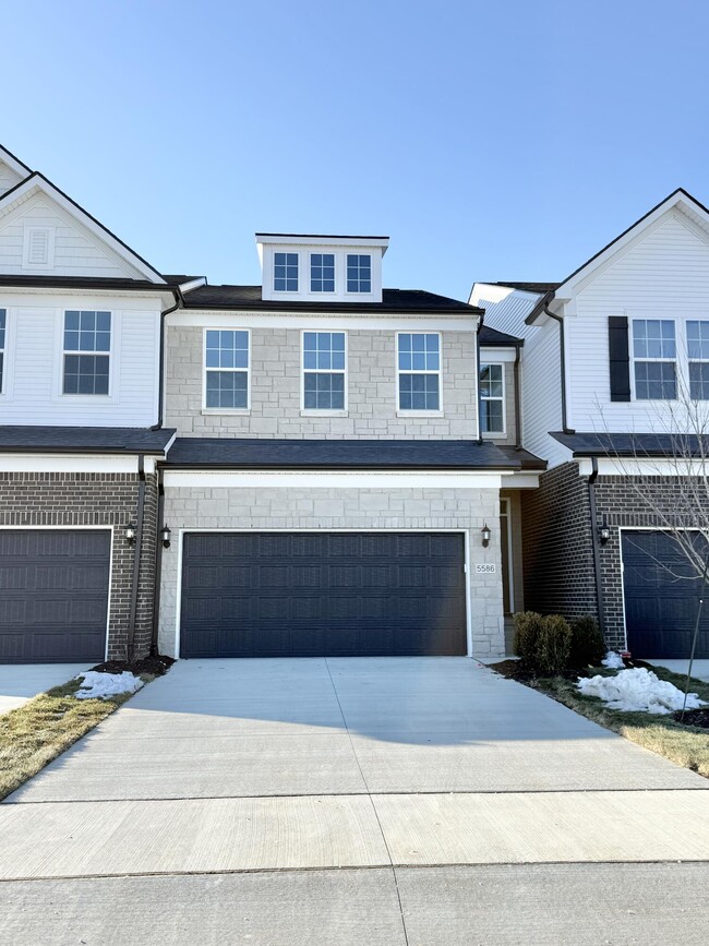 property at 5586 E Spaniel Dr