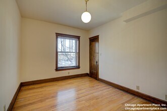 1336 W Waveland Ave, Unit 1336-2 in Chicago, IL - Building Photo - Building Photo