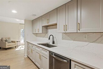 72 Ivy Pkwy NE in Atlanta, GA - Building Photo - Building Photo