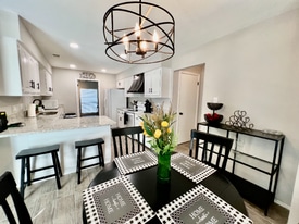 550 Westoak in Universal City, TX - Building Photo