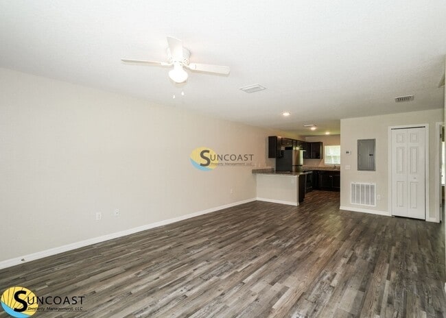 9106 N Peachtree Way in Citrus Springs, FL - Building Photo - Building Photo